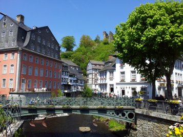 Keinerlei Gründe zu zögern - in Monschau gibt es viel zu sehen und zu erleben. 