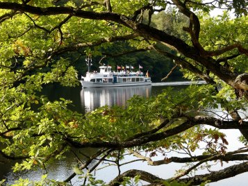 Mit dem Schiff über den Rursee