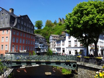 Monschauer Altstadt mit Blick auf die Rur